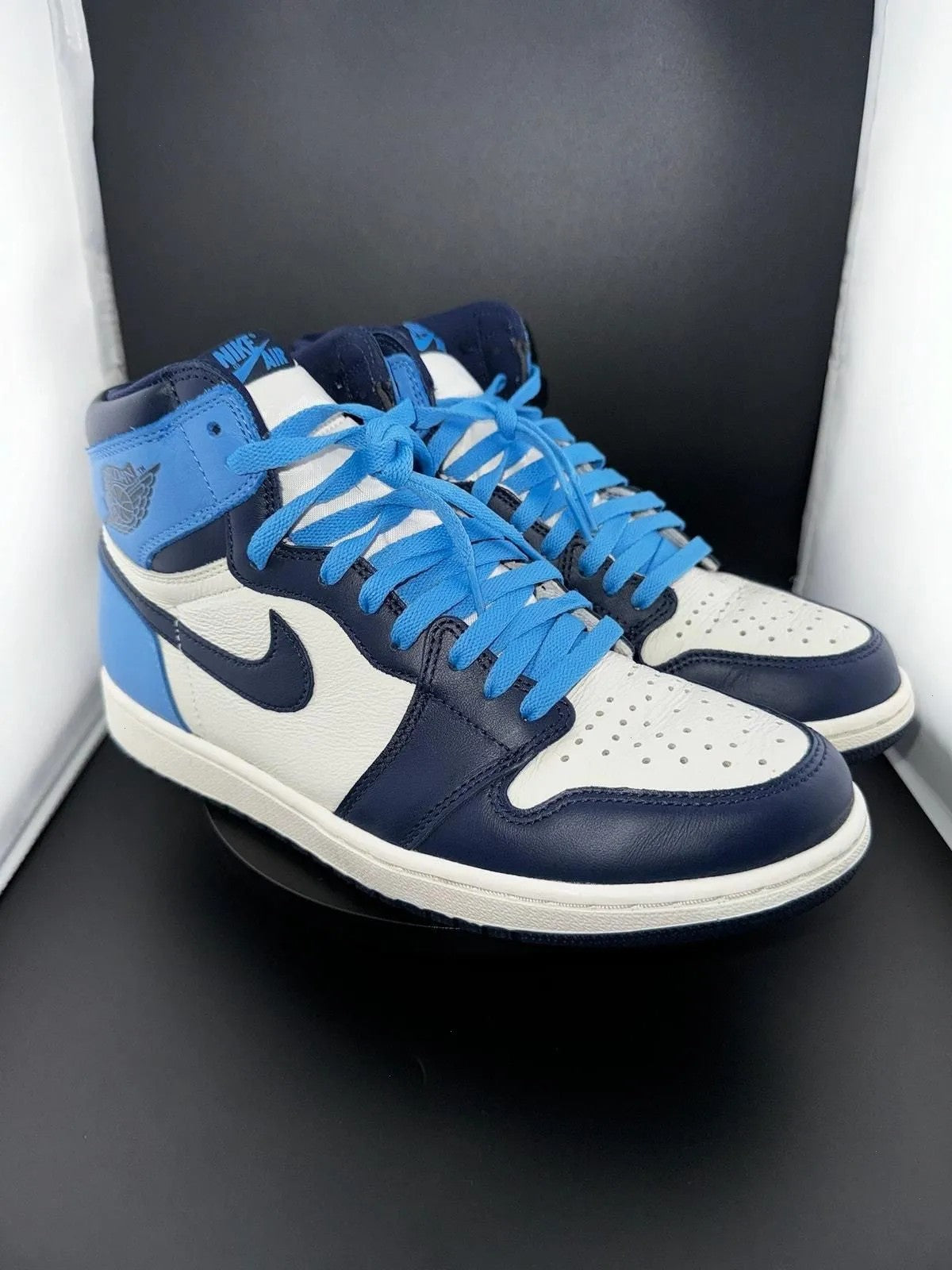 Air Jordan 1 Obsidian