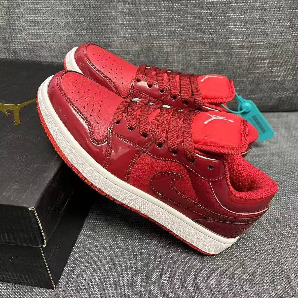 Wmns Air Jordan 1 Low SE 'Pomegranate'