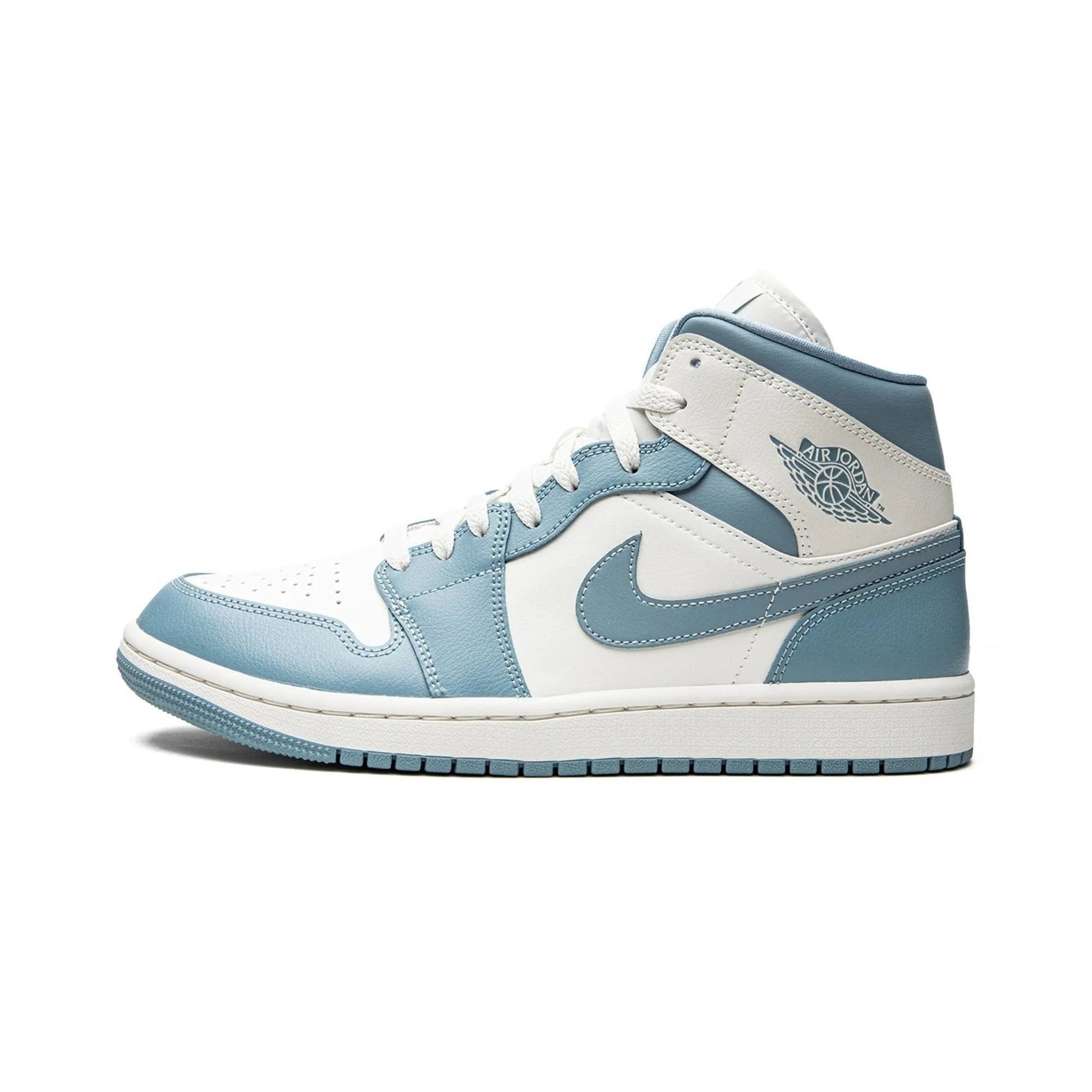 Air Jordan 1 Mid 'University Blue' BQ6472-141